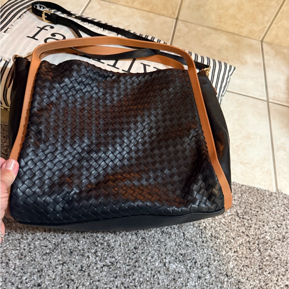 Giorgio Milani  Chic Black and Tan Woven Shoulder Bag - Picture 3 of 7